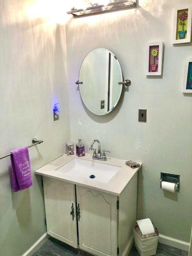 Trestle Creek Farm- Farmhouse Suite Bloomington Luaran gambar
